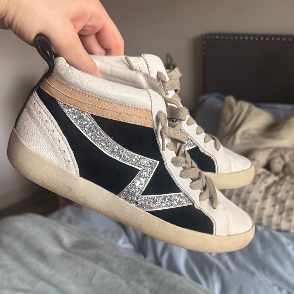 Stylish Women's Black and White Sneakers
